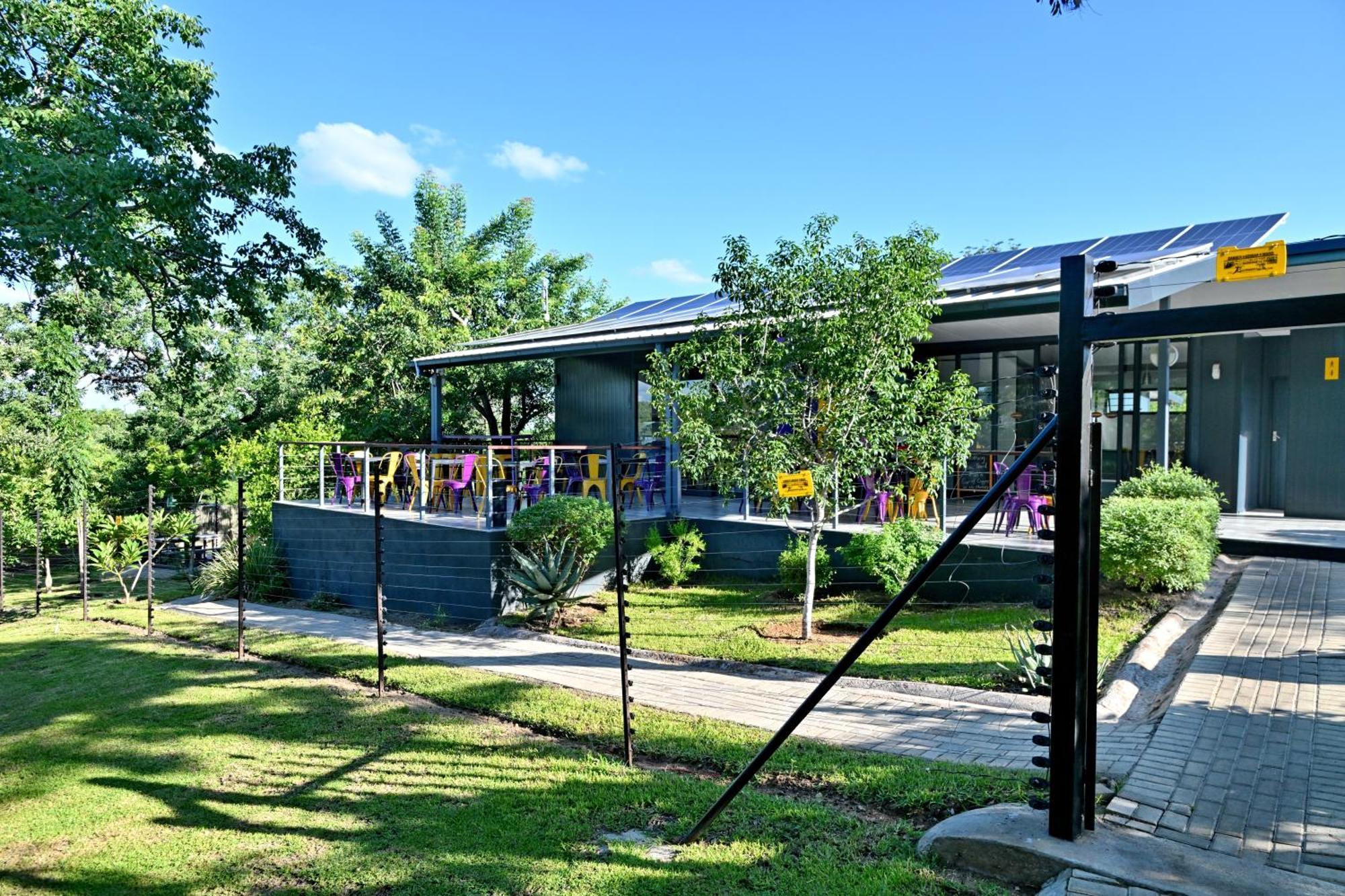Sleepover Kruger Gate Skukuza Eksteriør bilde