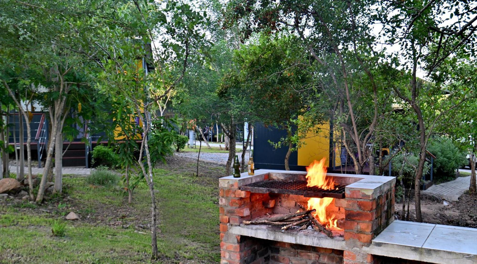 Sleepover Kruger Gate Skukuza Eksteriør bilde